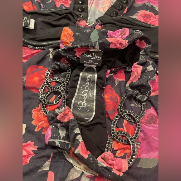 3 piece set: NWT beach bunny bikini XL set plus one size coverup - Picture 9 of 15